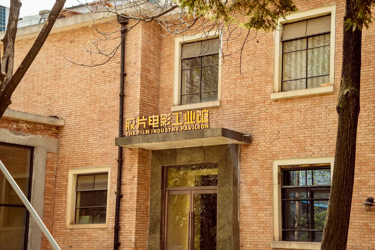 黑丝性感av的相关介绍