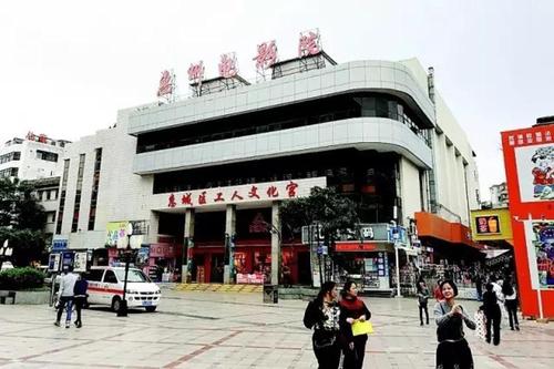 人妻少妇精品久久久久久0000的相关介绍