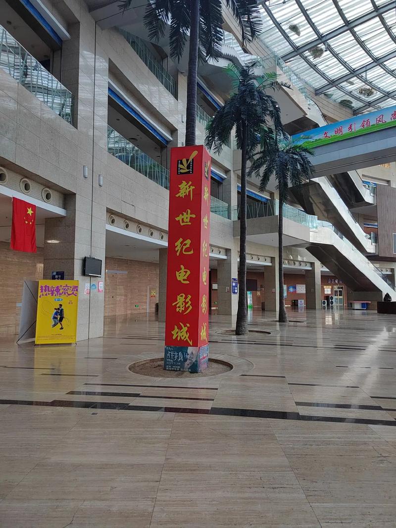 女性下面分泌物是黄色怎么回事的相关介绍