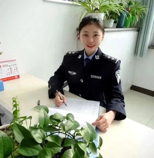 人妻绿帽官场(高h文)的相关介绍