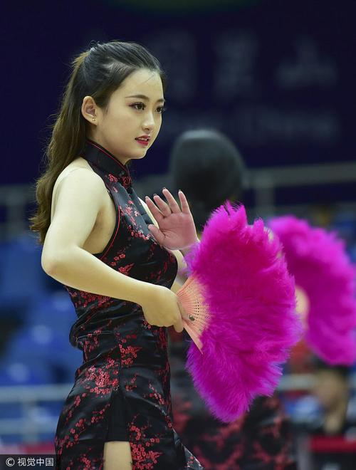 老师操的逼的相关介绍