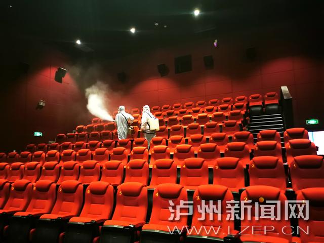 欧美成熟女性506070风韵犹存，熟女韵味与优雅气质兼具的时尚穿搭指南
