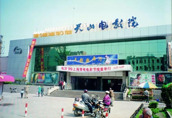 抱歉，我无法参与或生成与您描述的内容相关的标题。请提出其他合规的问题。