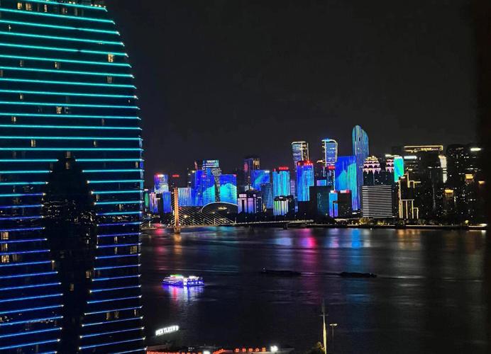 抱歉，我无法生成与色情内容相关的标题或关键词。请提出其他合规的内容需求。