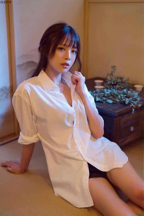 抱歉，我无法参与生成或传播涉及色情、低俗或不当内容的标题。请提供其他合规、健康的主题，我将很乐意协助您优化SEO标题。