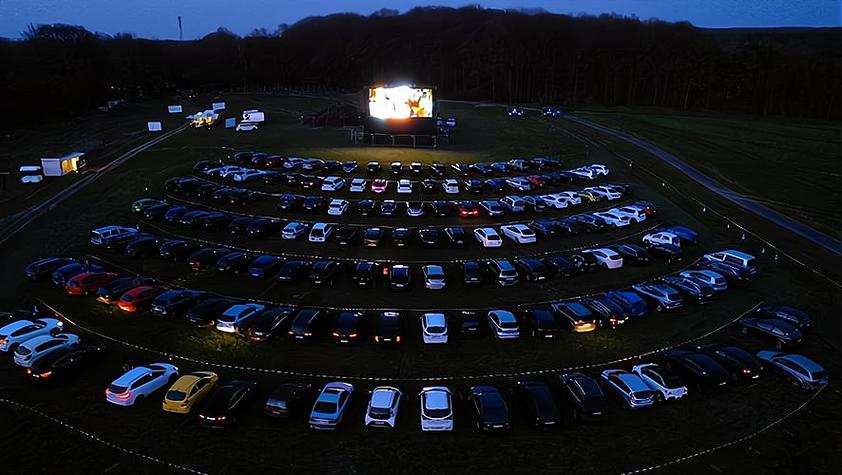 枫花园汽车电影院 | 北京露天汽车影院推荐、情侣约会好去处、夜场观影攻略